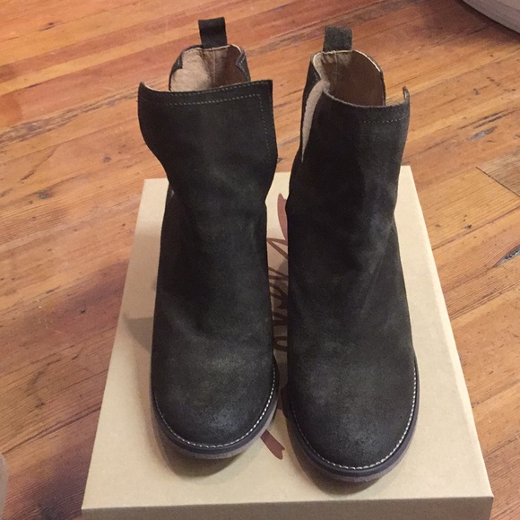 Rebels Zelda Bootie - Picture 2 of 2